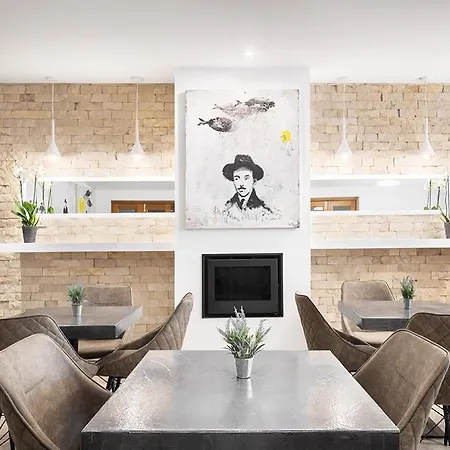 Eleven Boutique House And Garden