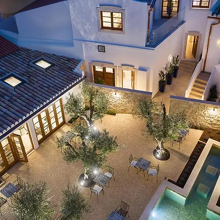 Eleven Boutique House And Garden